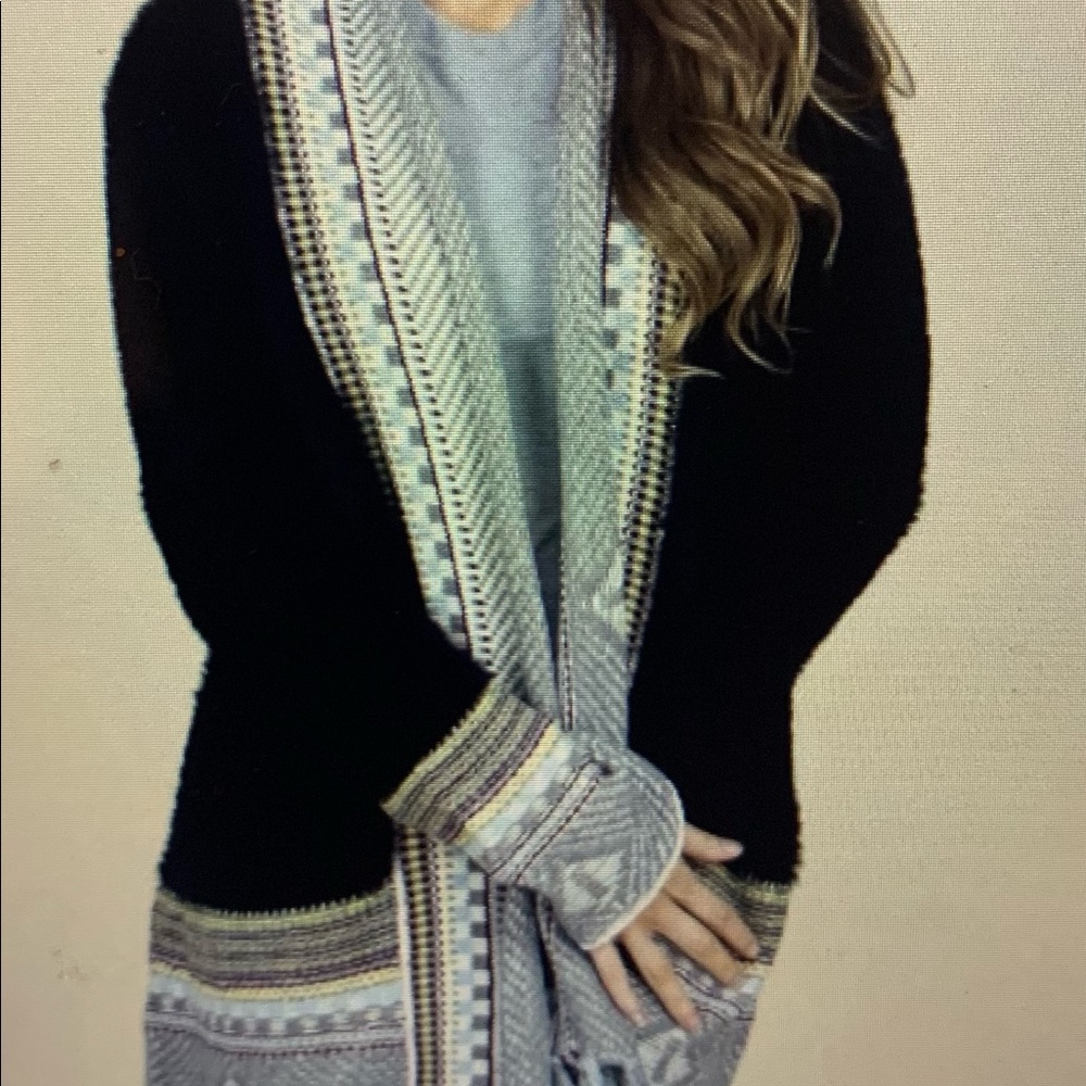 Native fringe white sweater ❤️❤️❤️
